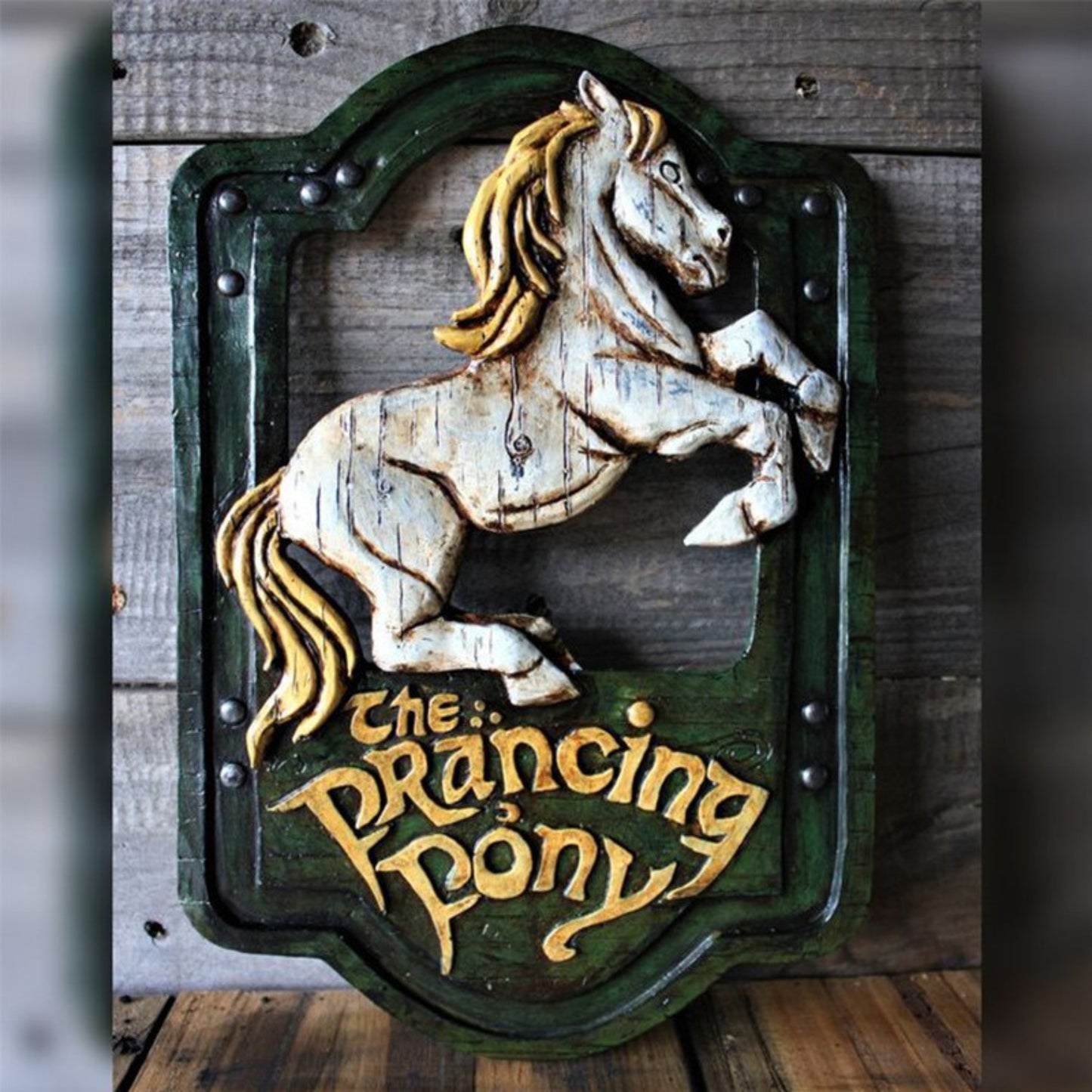 Resin Middle Earth Tavern Prancing Pony Green Dragon Wall Hanging Sign