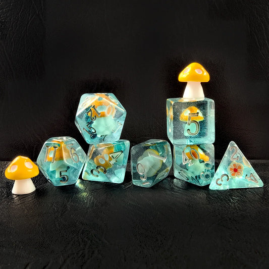 7 Pcs Mushroom Gaming Dice Set